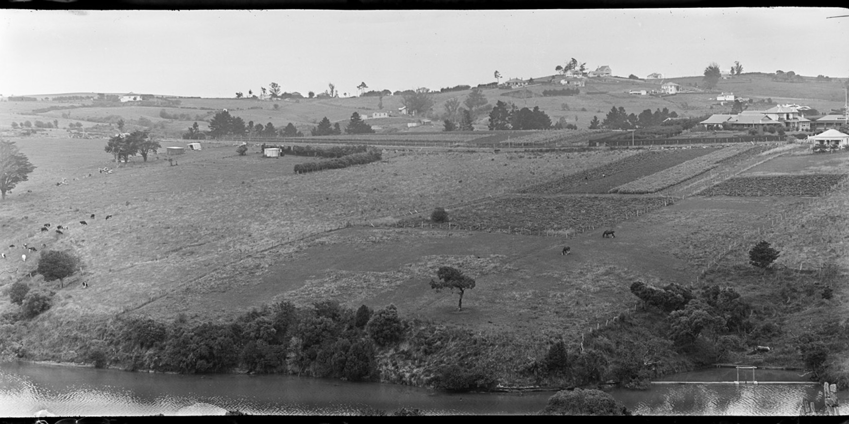 Looking south east over Hobson Bay (foreground) towards Meadowbank (c.1920)